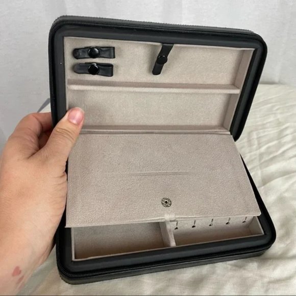 -SOLD- Black Vegan Leather + Suede Travel Jewelry Case - Picture 4 of 8